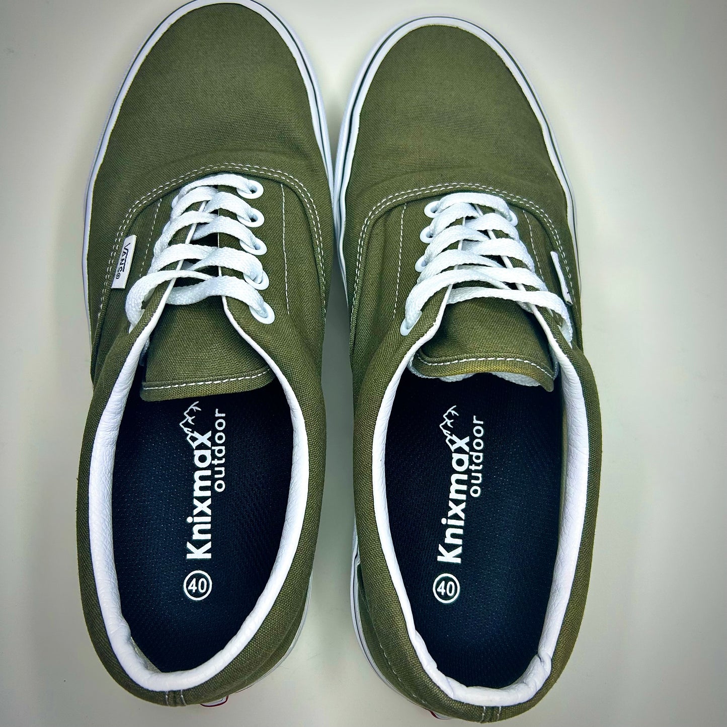 Vans Authentic - Vert Olive - Homme - Taille 9 ou Femme - Taille 10,5