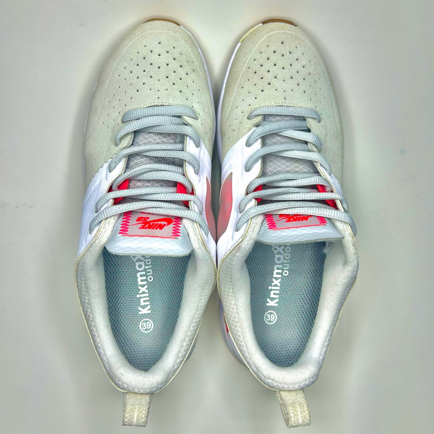 Nike SB Project BA - Blanc/Beige avec logo rouge vif - Homme - Taille 8